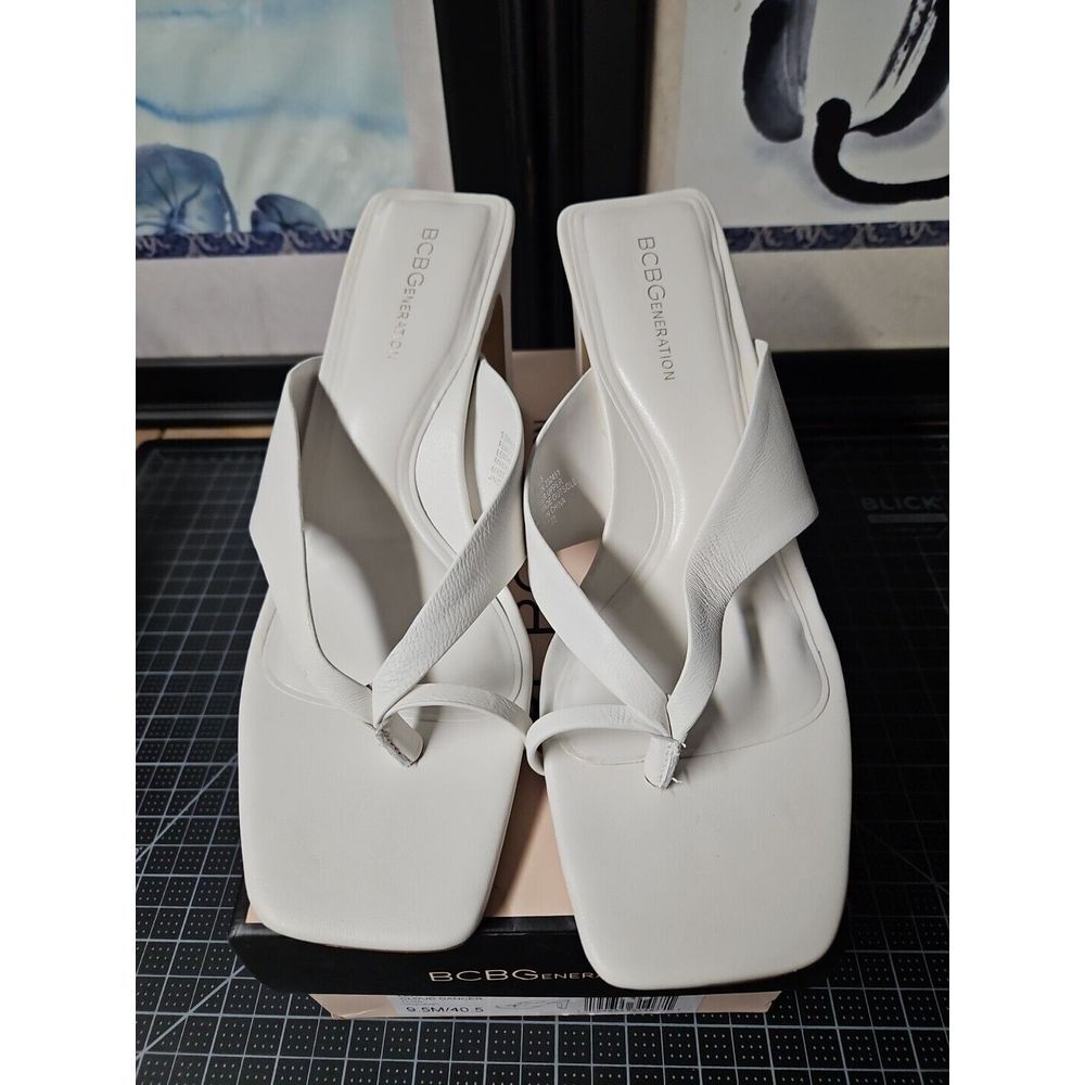 BCBGeneration Women's FLIAN Heeled Sandal Cloud Dancer 9.5M‎ leather upper white
